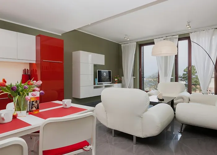 Jantar Deluxe Sea View Апартаменты *