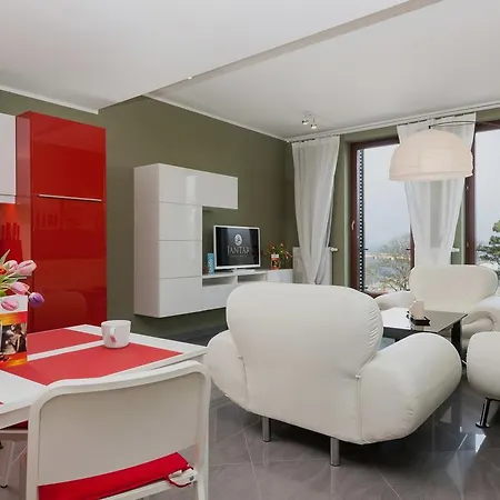 Jantar Deluxe Sea View Апартаменти *